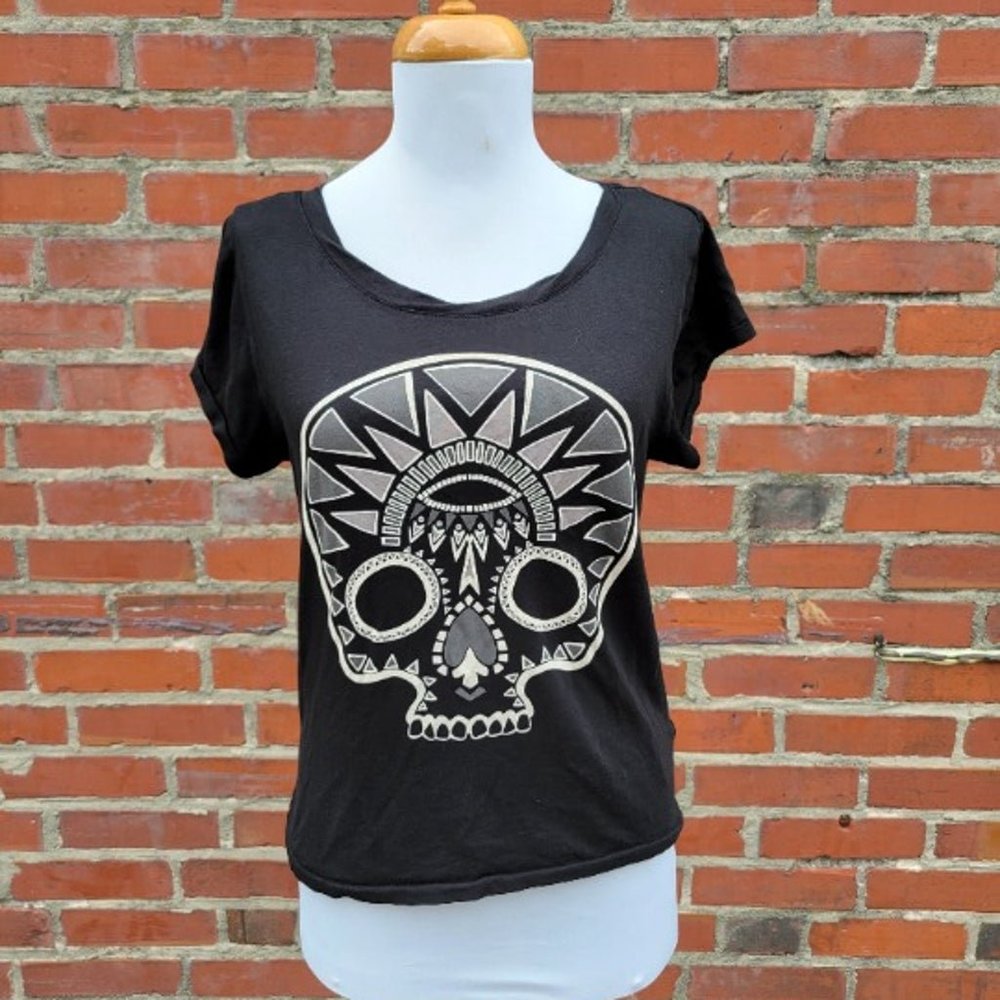 DIVIDED by H&M Black Tribal Native Mosaic Aztec Skull Black Hi-Lo Top sz 4 Small